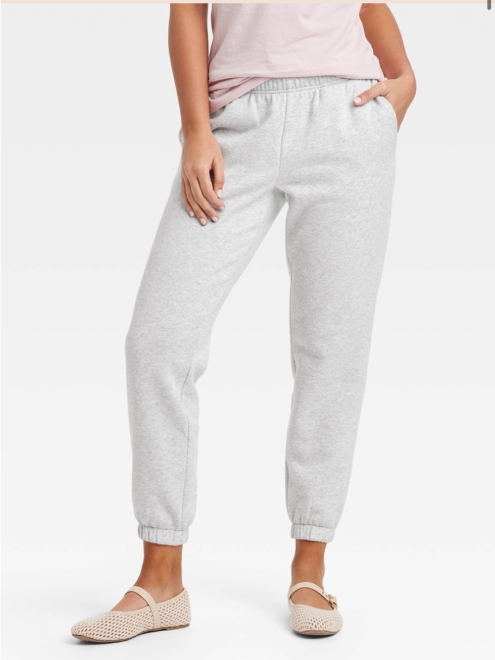 NEW Universal Thread Heather Gray Elastic Waist Joggers